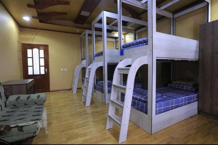 Yellow Hostel ドゥシャンベ エクステリア 写真
