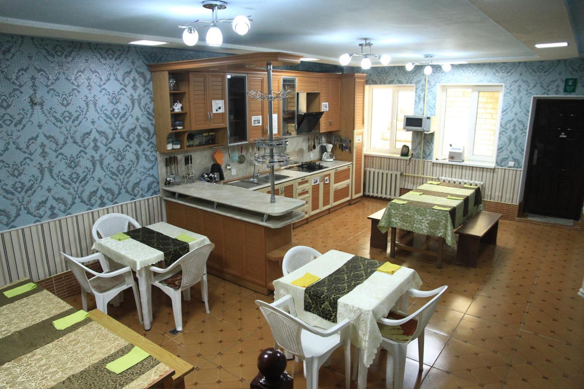Yellow Hostel ドゥシャンベ エクステリア 写真