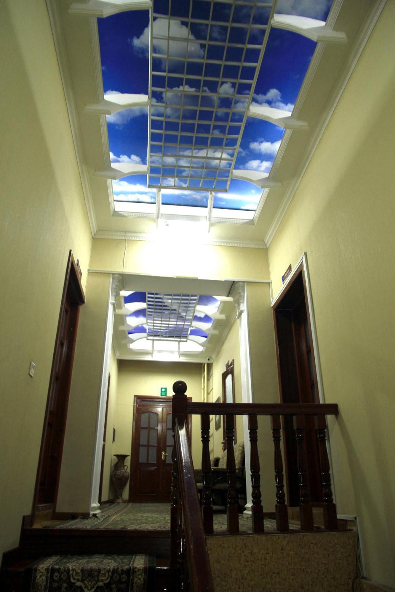 Yellow Hostel ドゥシャンベ エクステリア 写真