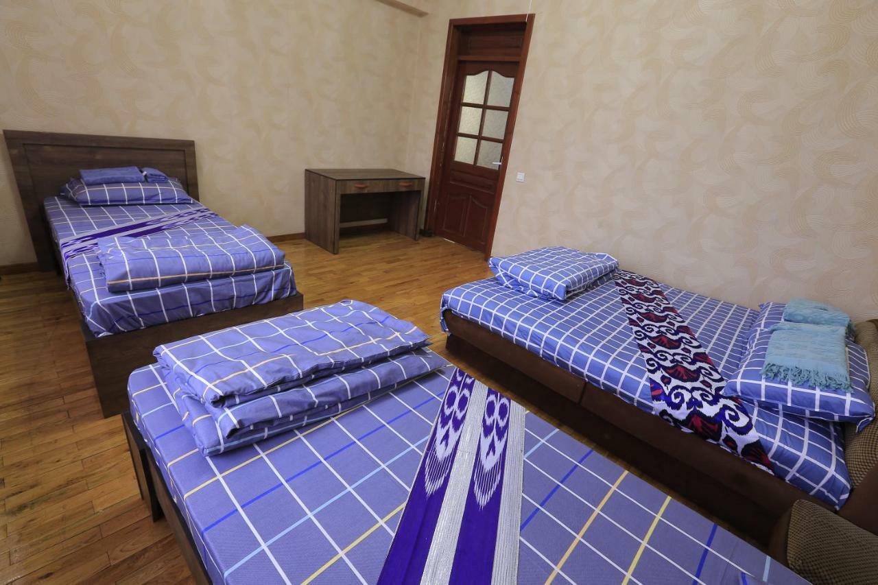 Yellow Hostel ドゥシャンベ エクステリア 写真
