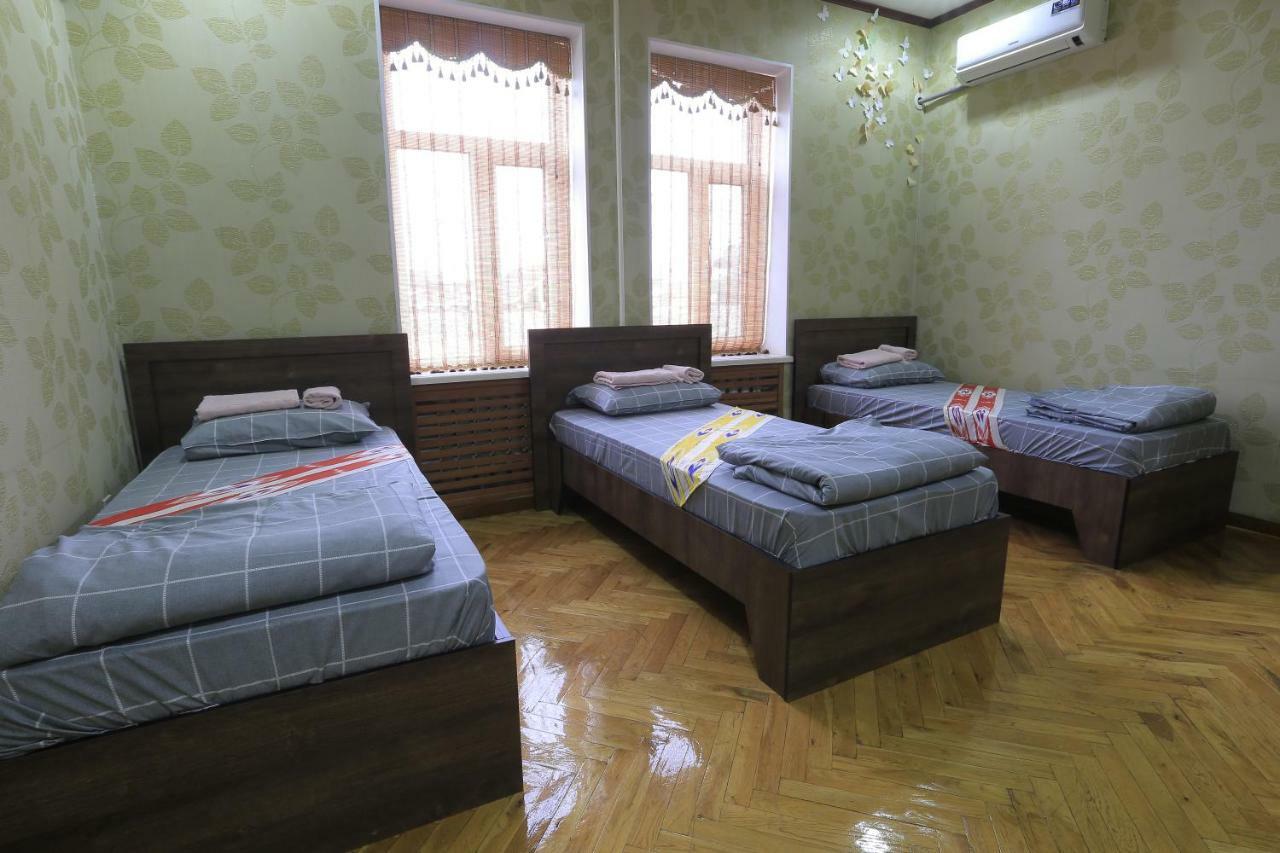 Yellow Hostel ドゥシャンベ エクステリア 写真
