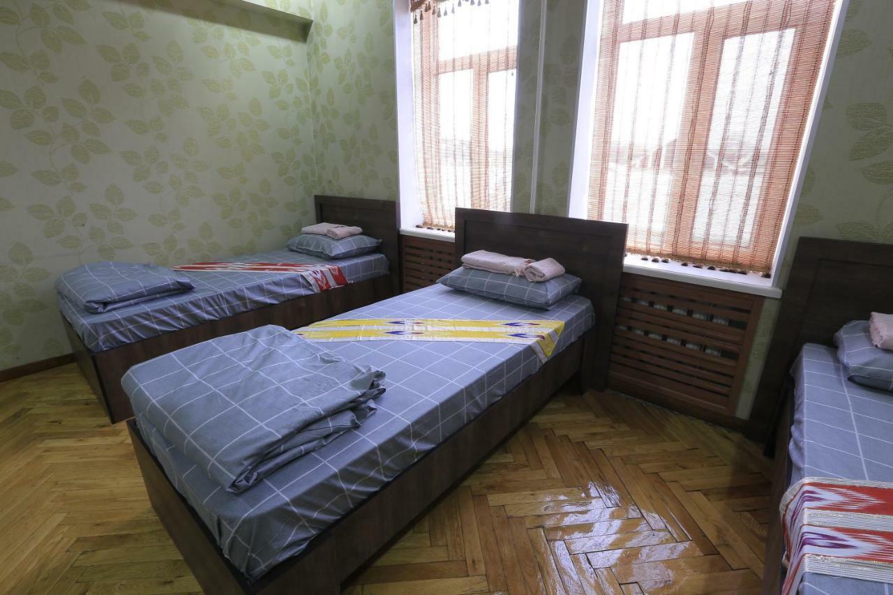 Yellow Hostel ドゥシャンベ エクステリア 写真