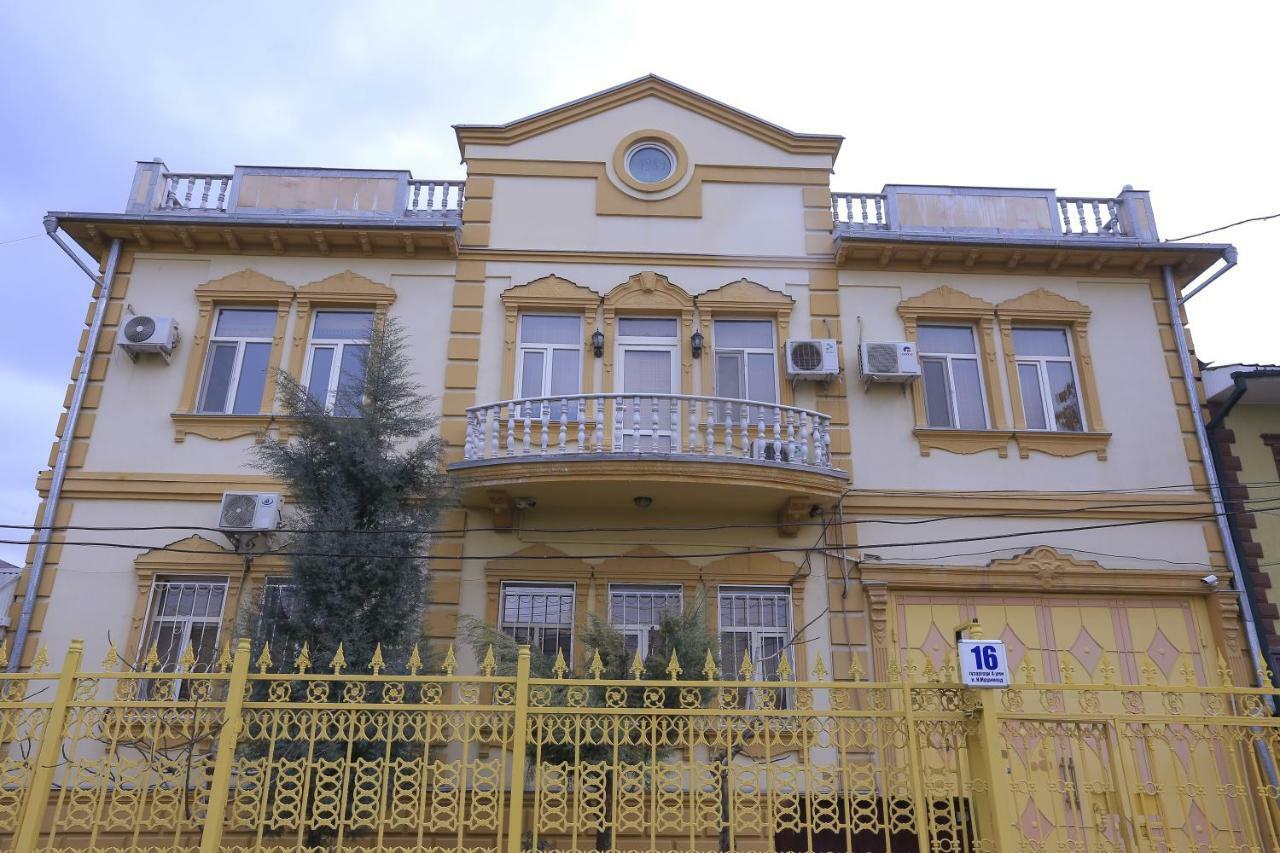 Yellow Hostel ドゥシャンベ エクステリア 写真