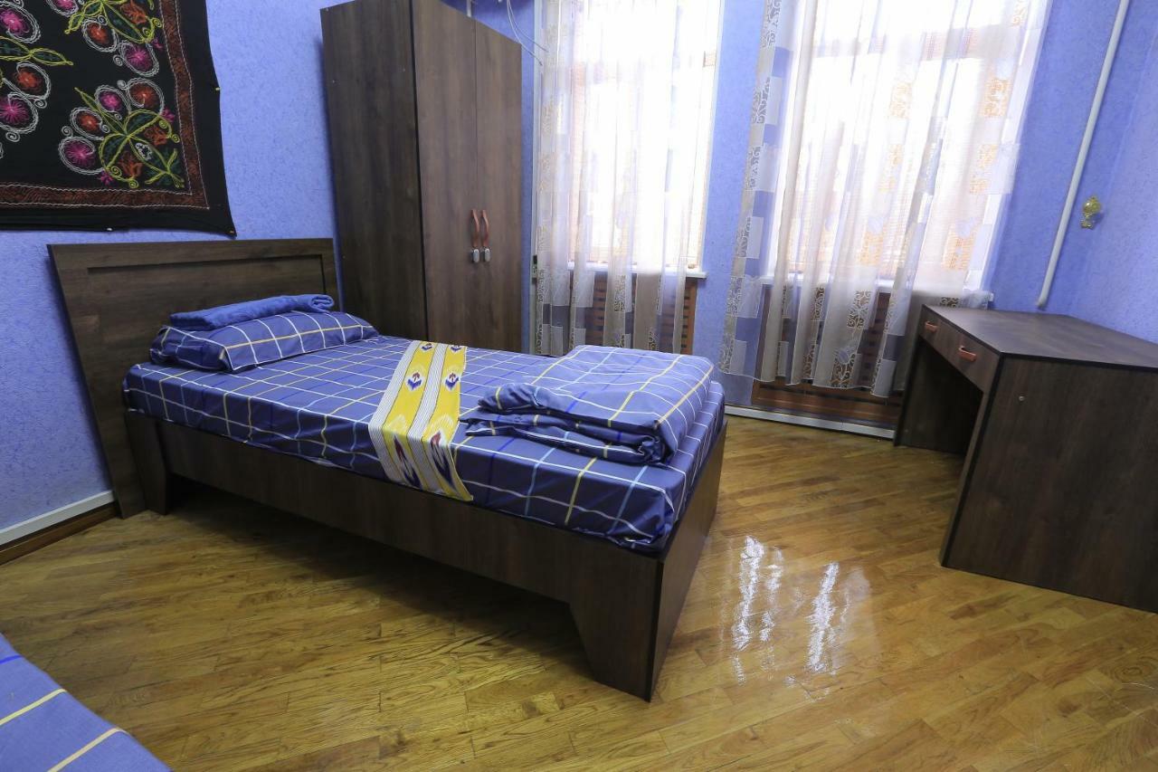 Yellow Hostel ドゥシャンベ エクステリア 写真