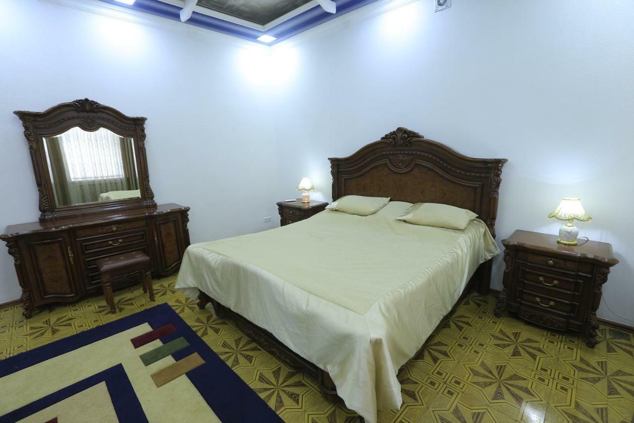 Yellow Hostel ドゥシャンベ エクステリア 写真