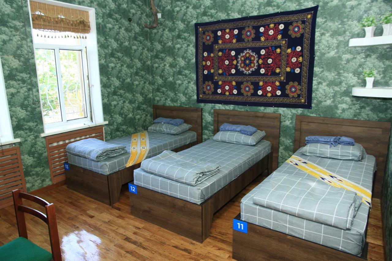 Yellow Hostel ドゥシャンベ エクステリア 写真